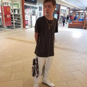 Meet your Posher, Isaiah